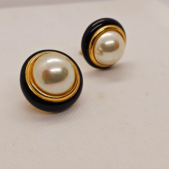 Christian Dior Clip On Earrings - Picture 1 of 11